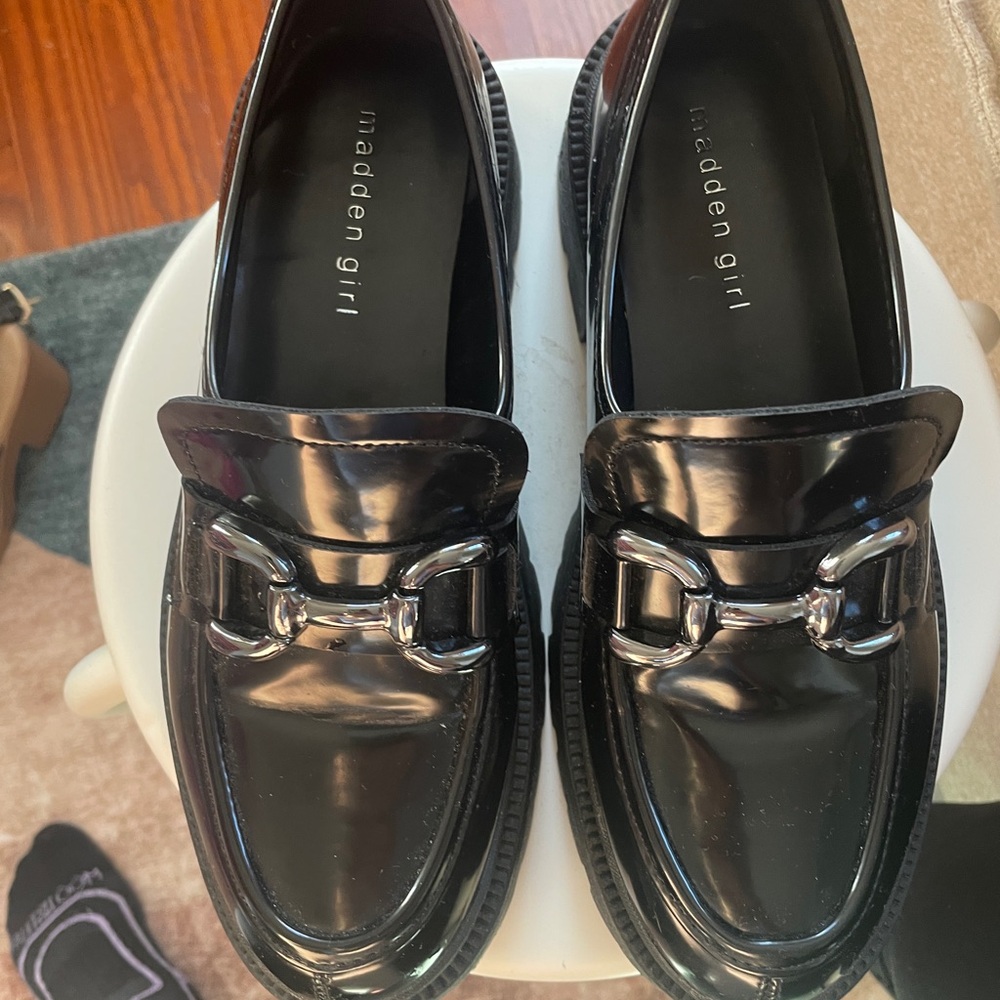 Madden Girl Ashlee Lug Sole Loafer Women's Size 9 Shoe